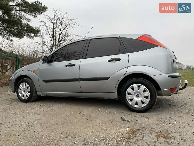 Хэтчбек Ford Focus 2004 в Теофиполе