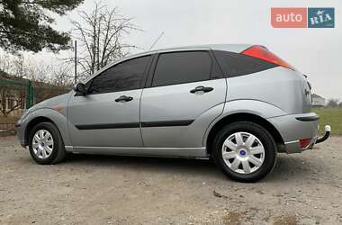 Хэтчбек Ford Focus 2004 в 