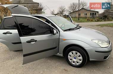 Хэтчбек Ford Focus 2004 в 