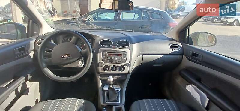 Хэтчбек Ford Focus 2011 в Киеве