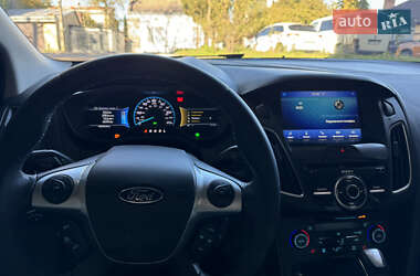 Хэтчбек Ford Focus 2017 в 