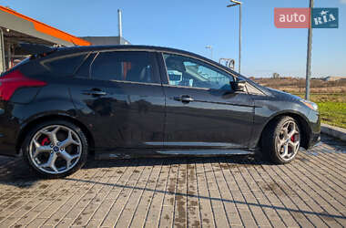 Хэтчбек Ford Focus 2013 в Львове