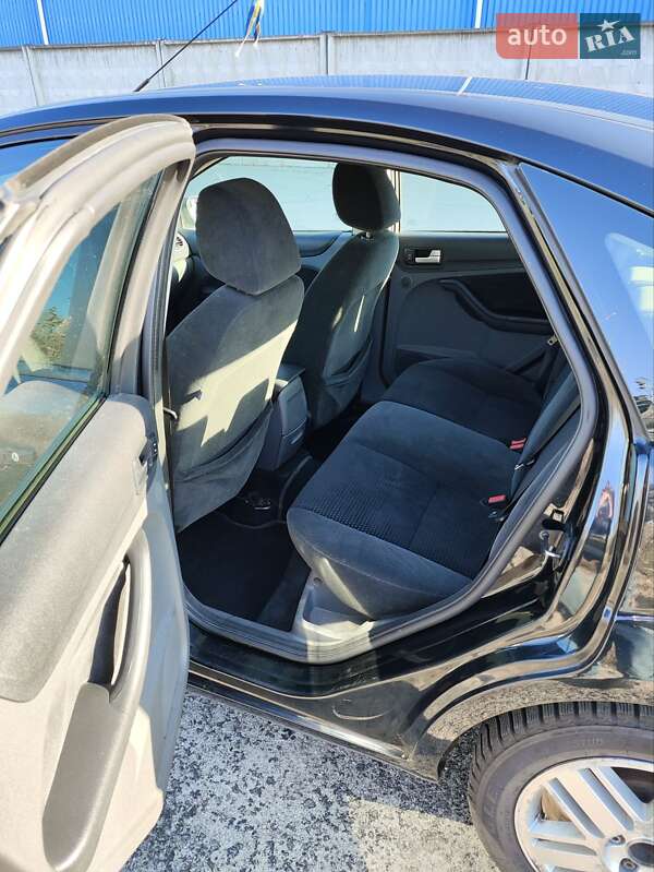 Хэтчбек Ford Focus 2007 в Киеве