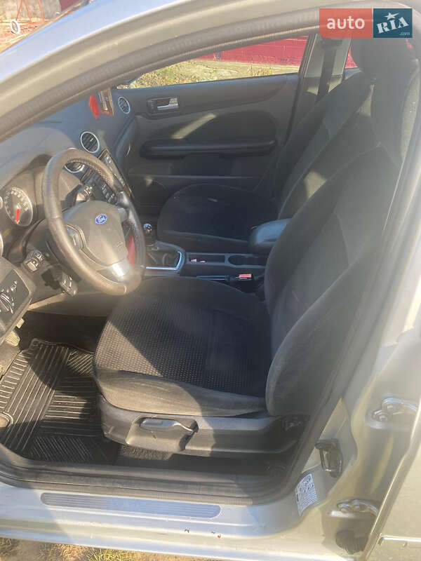 Седан Ford Focus 2005 в Черновцах