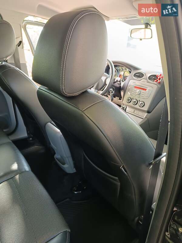 Хэтчбек Ford Focus 2009 в Марганце