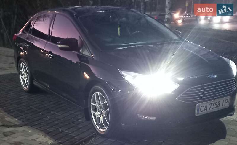 Седан Ford Focus 2015 в Смеле