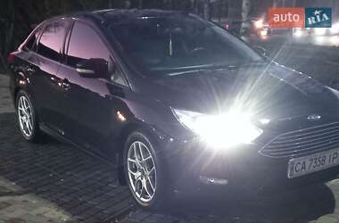 Седан Ford Focus 2015 в 