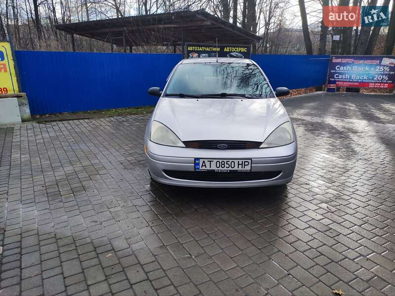 Седан Ford Focus 2003 в Долине