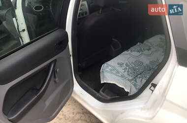 Хэтчбек Ford Focus 2010 в 