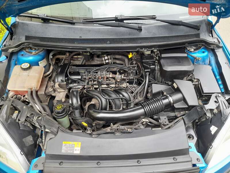 Хэтчбек Ford Focus 2005 в Киеве