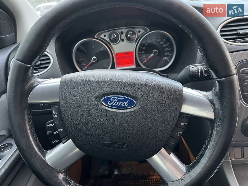 Хэтчбек Ford Focus 2010 в Львове