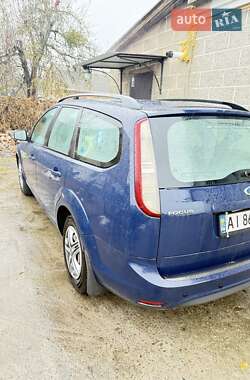 Седан Ford Focus 2010 в 