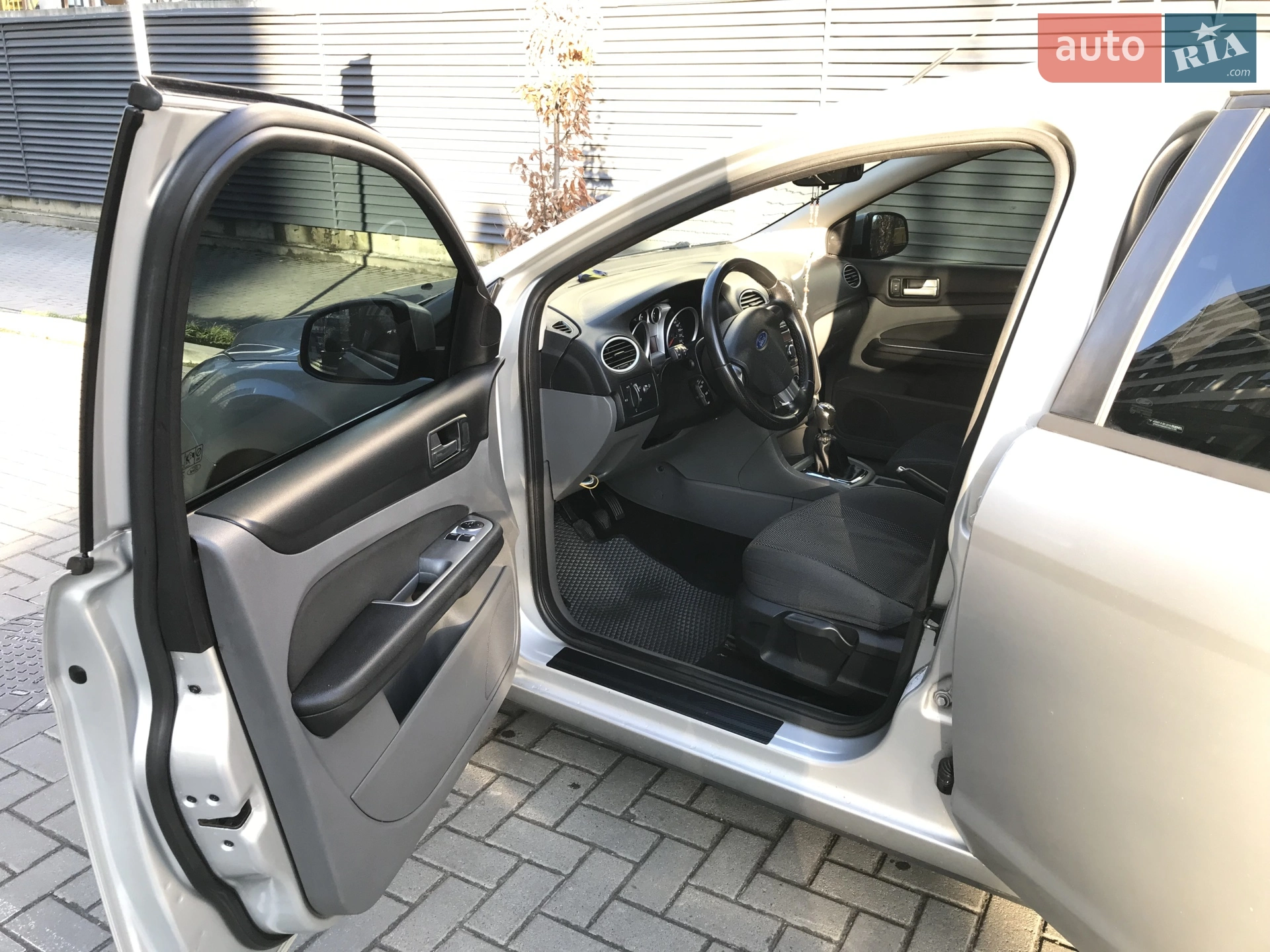 2010 Ford Focus - мініатюра 6