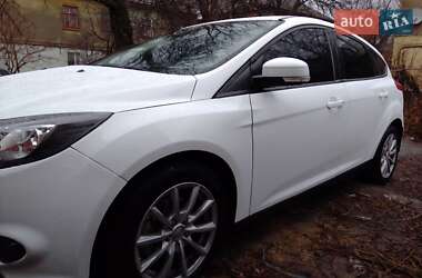 Хэтчбек Ford Focus 2013 в 