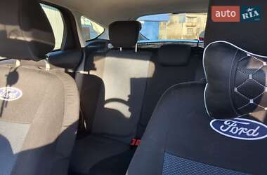 Хэтчбек Ford Focus 2011 в Апостолово