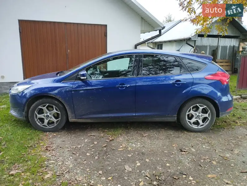Хэтчбек Ford Focus 2015 в 