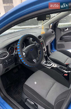 Хетчбек Ford Focus 2010 в 