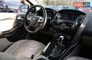 Хэтчбек Ford Focus 2012 в 