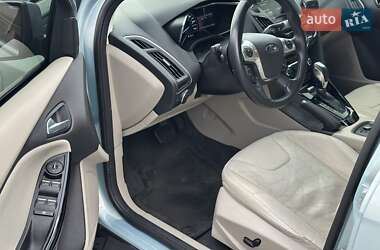 Хэтчбек Ford Focus 2014 в 