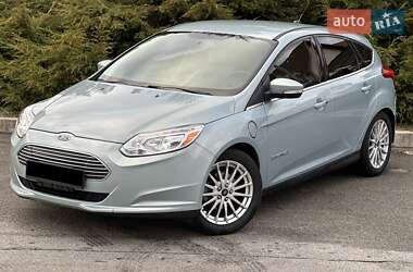 Хэтчбек Ford Focus 2014 в 