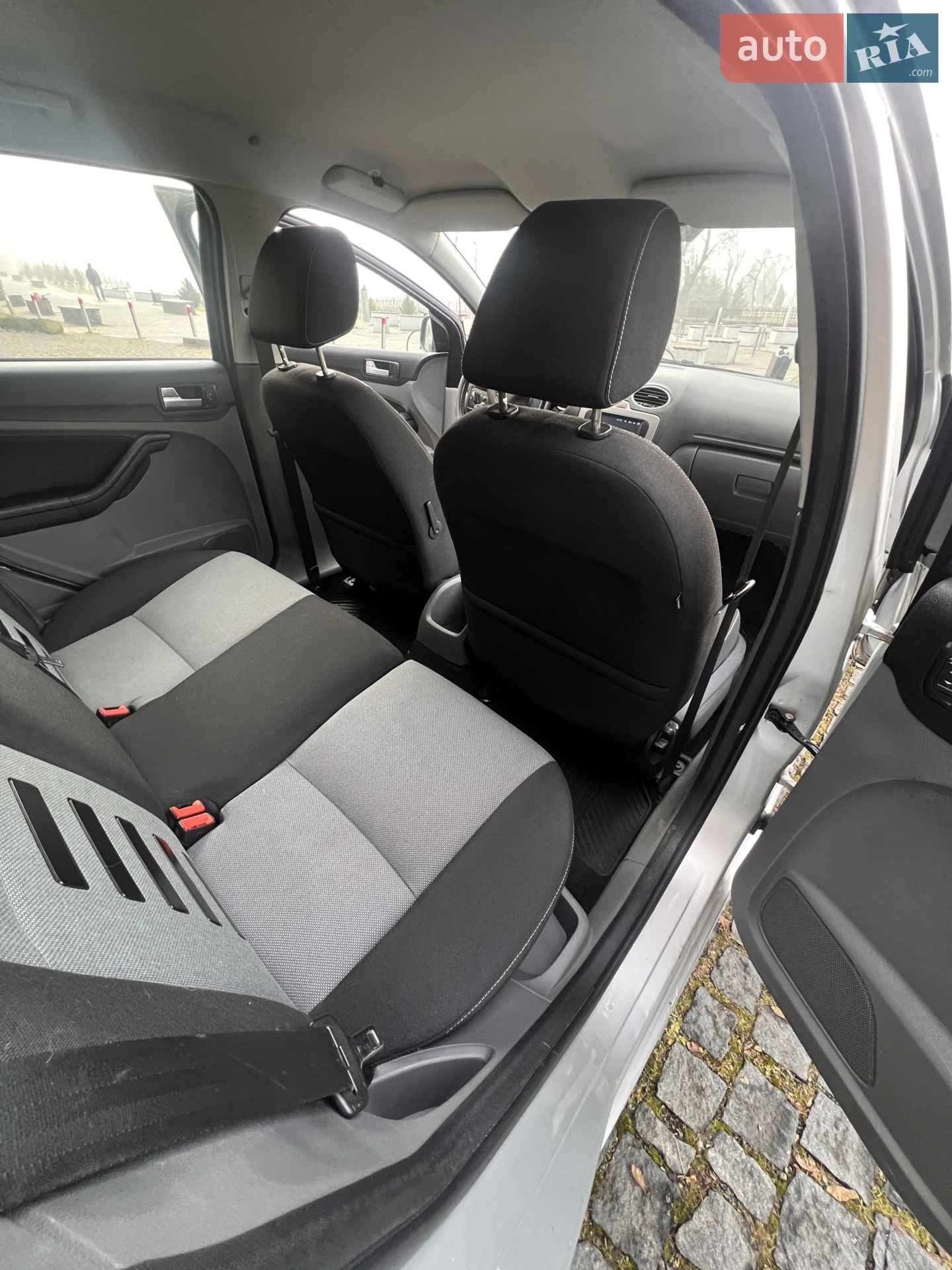 2010 Ford Focus - мініатюра 9