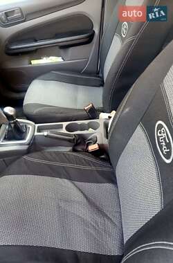 Универсал Ford Focus 2010 в 