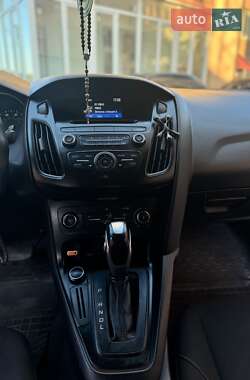 Седан Ford Focus 2016 в 