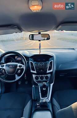 Универсал Ford Focus 2012 в 
