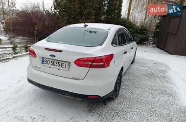 Седан Ford Focus 2015 в 