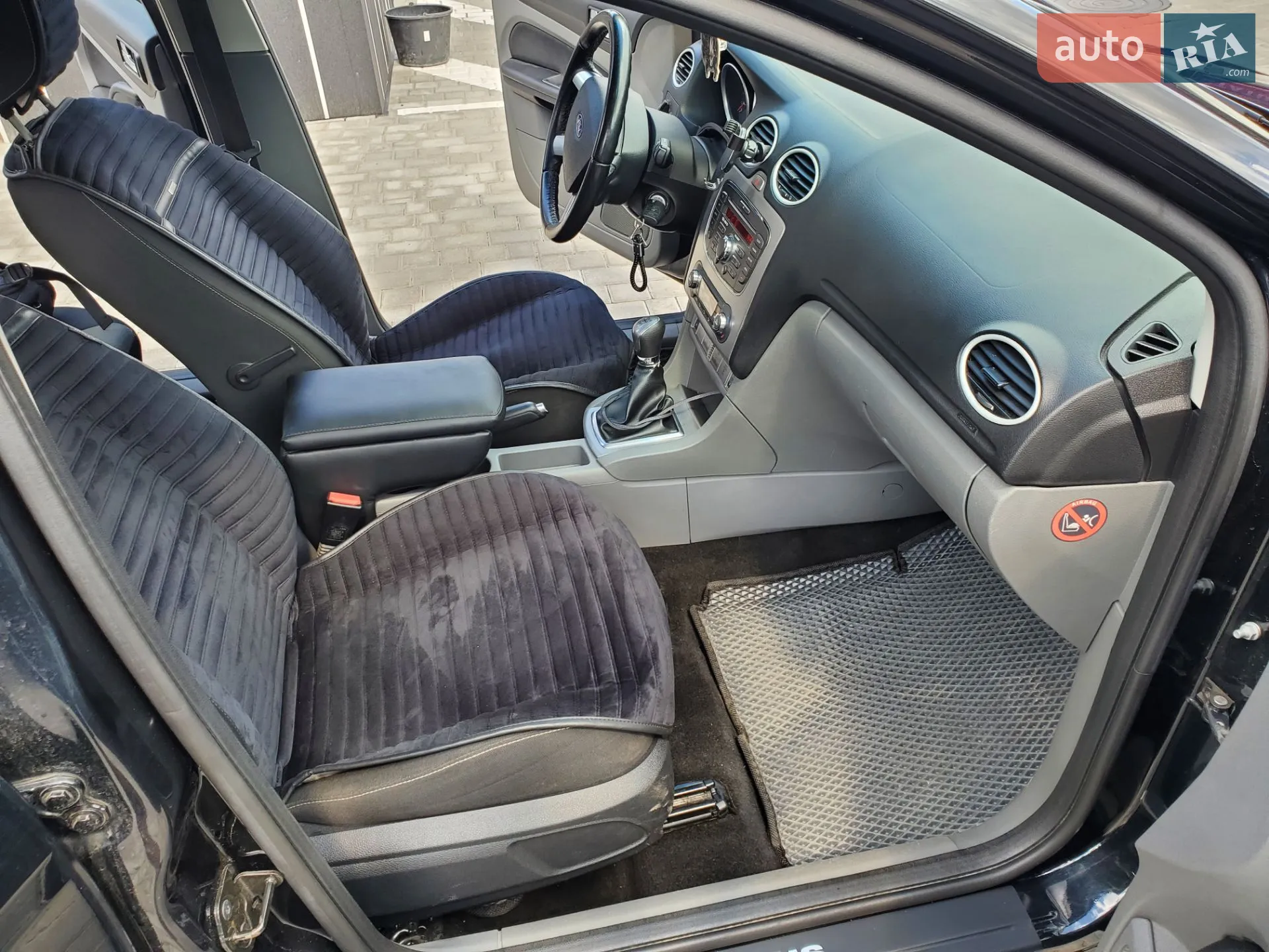 2010 Ford Focus - мініатюра 15