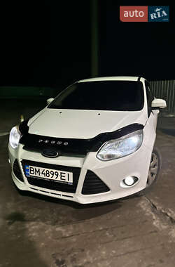 Хэтчбек Ford Focus 2014 в Глухове