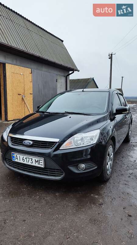 Седан Ford Focus 2011 в Березане