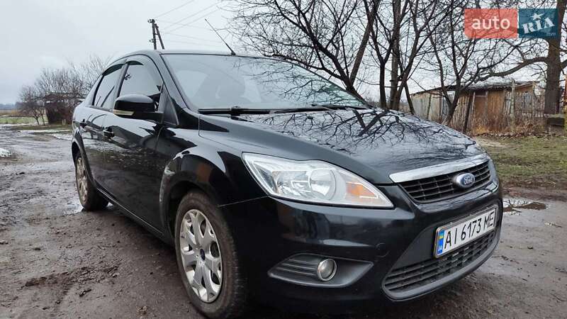 Седан Ford Focus 2011 в Березане