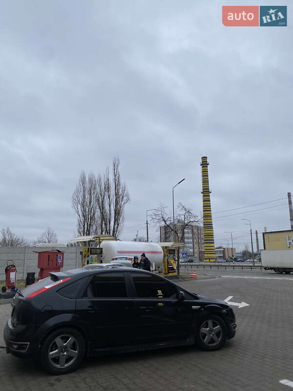 Хэтчбек Ford Focus 2006 в Киеве