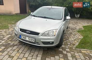 Хэтчбек Ford Focus 2007 в 