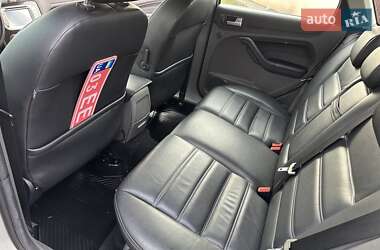 Хэтчбек Ford Focus 2007 в 