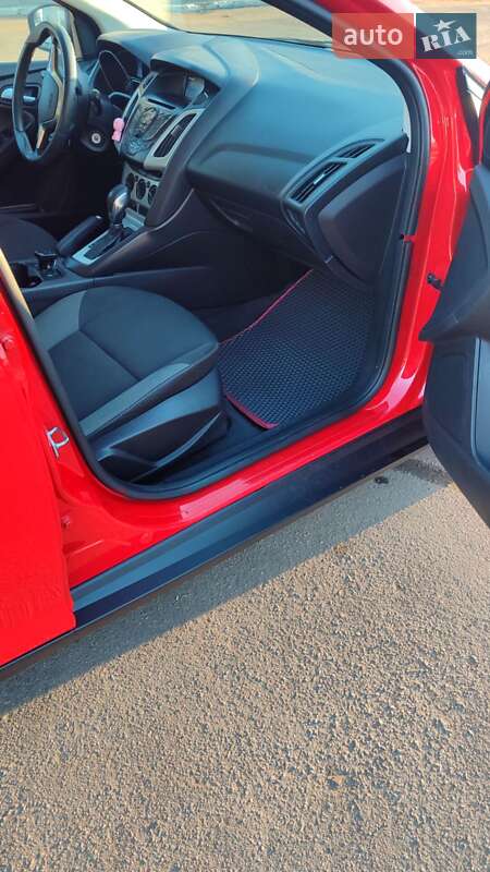 Хетчбек Ford Focus 2014 в Чернівцях фото 8 Хетчбек Ford Focus 2014 в Чернівцях