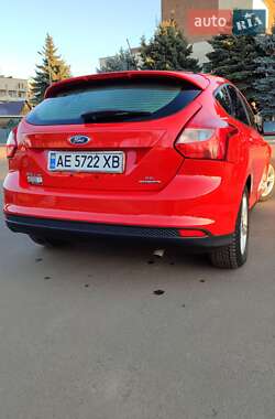 Хэтчбек Ford Focus 2014 в 