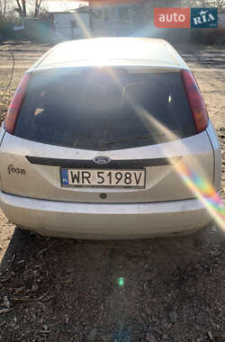 Хэтчбек Ford Focus 1999 в 