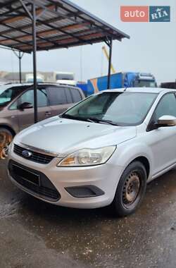 Хэтчбек Ford Focus 2010 в 