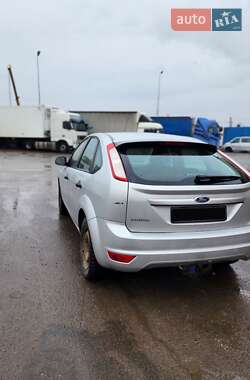 Хэтчбек Ford Focus 2010 в 
