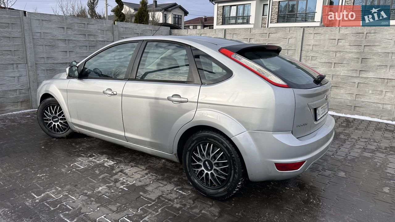 2010 Ford Focus - мініатюра 18