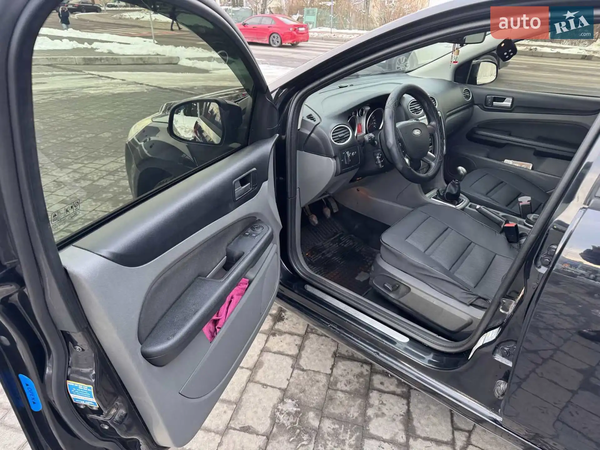 2010 Ford Focus - мініатюра 26