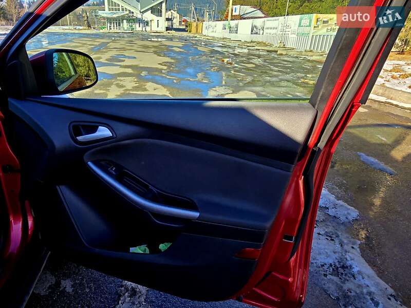 Хетчбек Ford Focus 2011 в Верховині