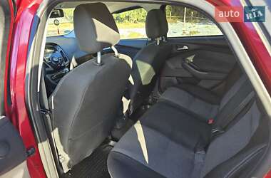 Хетчбек Ford Focus 2011 в 