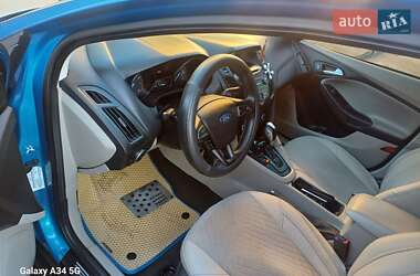Седан Ford Focus 2015 в 