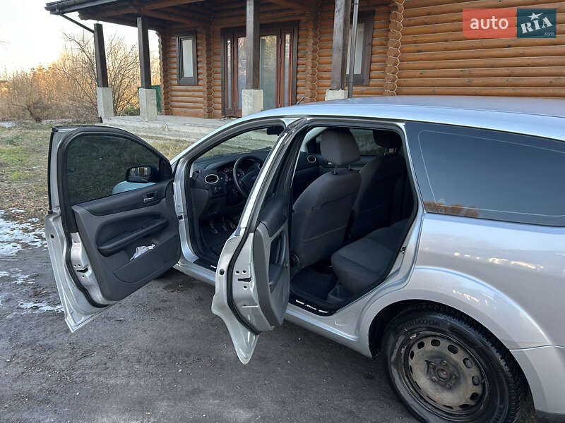 Універсал Ford Focus 2006 в Дубні