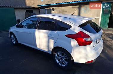 Хэтчбек Ford Focus 2012 в 