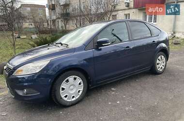 Хэтчбек Ford Focus 2011 в 