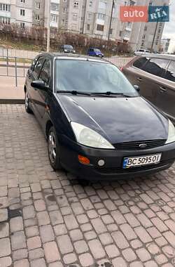 Хэтчбек Ford Focus 2001 в Новояворовске